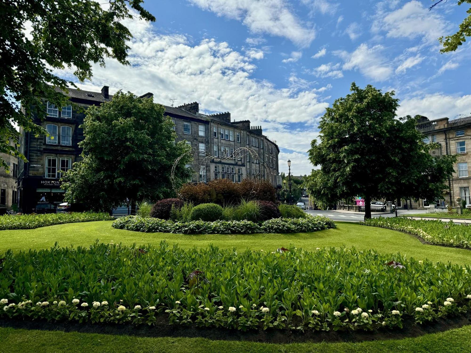 The Crown View - Luxury Apartment - Free Parking Nearby Harrogate Buitenkant foto